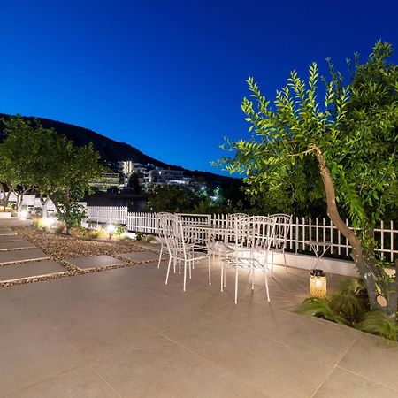 Arancia Elegant Rooms And Suites Толон Экстерьер фото