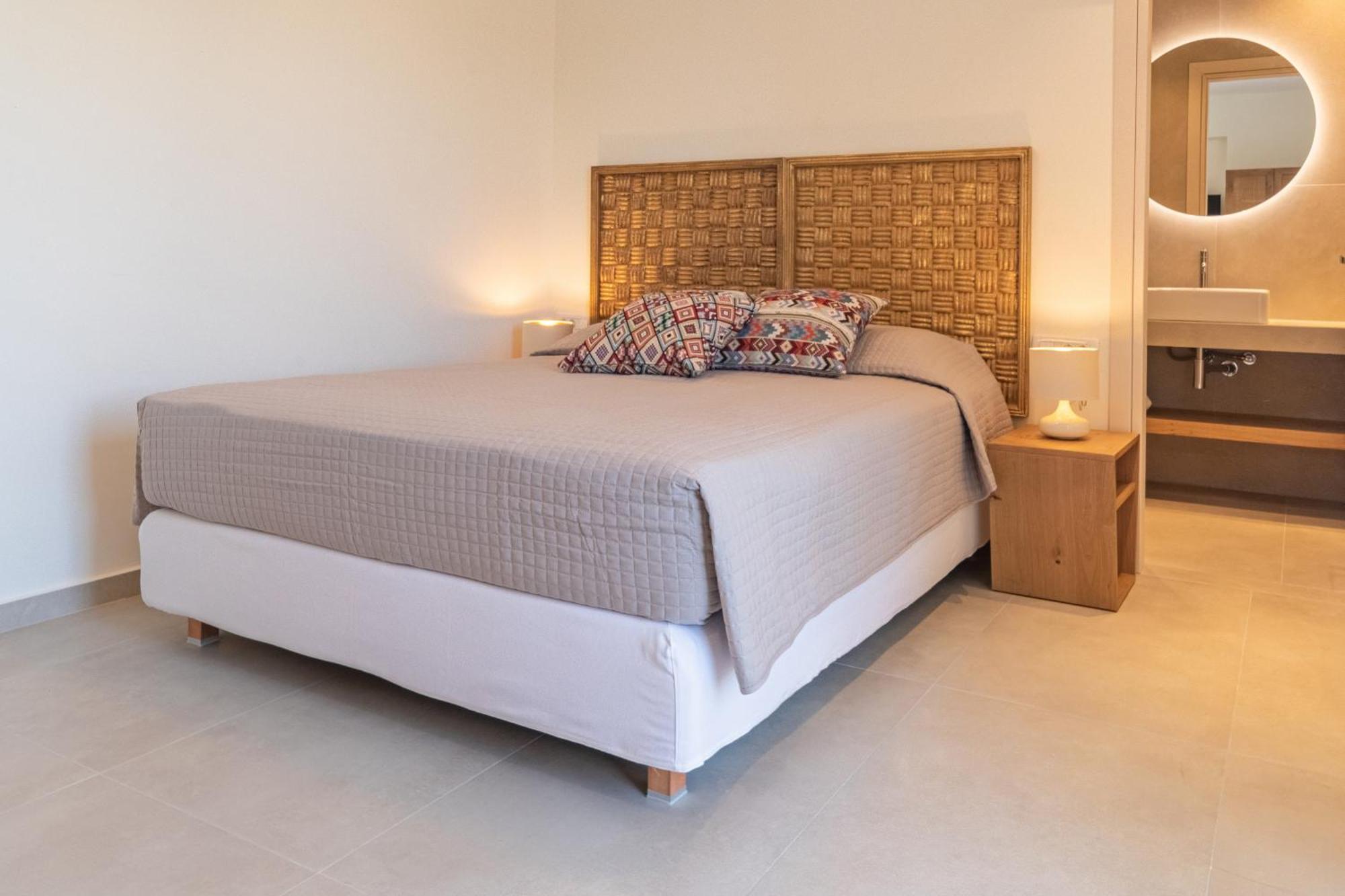 Arancia Elegant Rooms And Suites Толон Экстерьер фото
