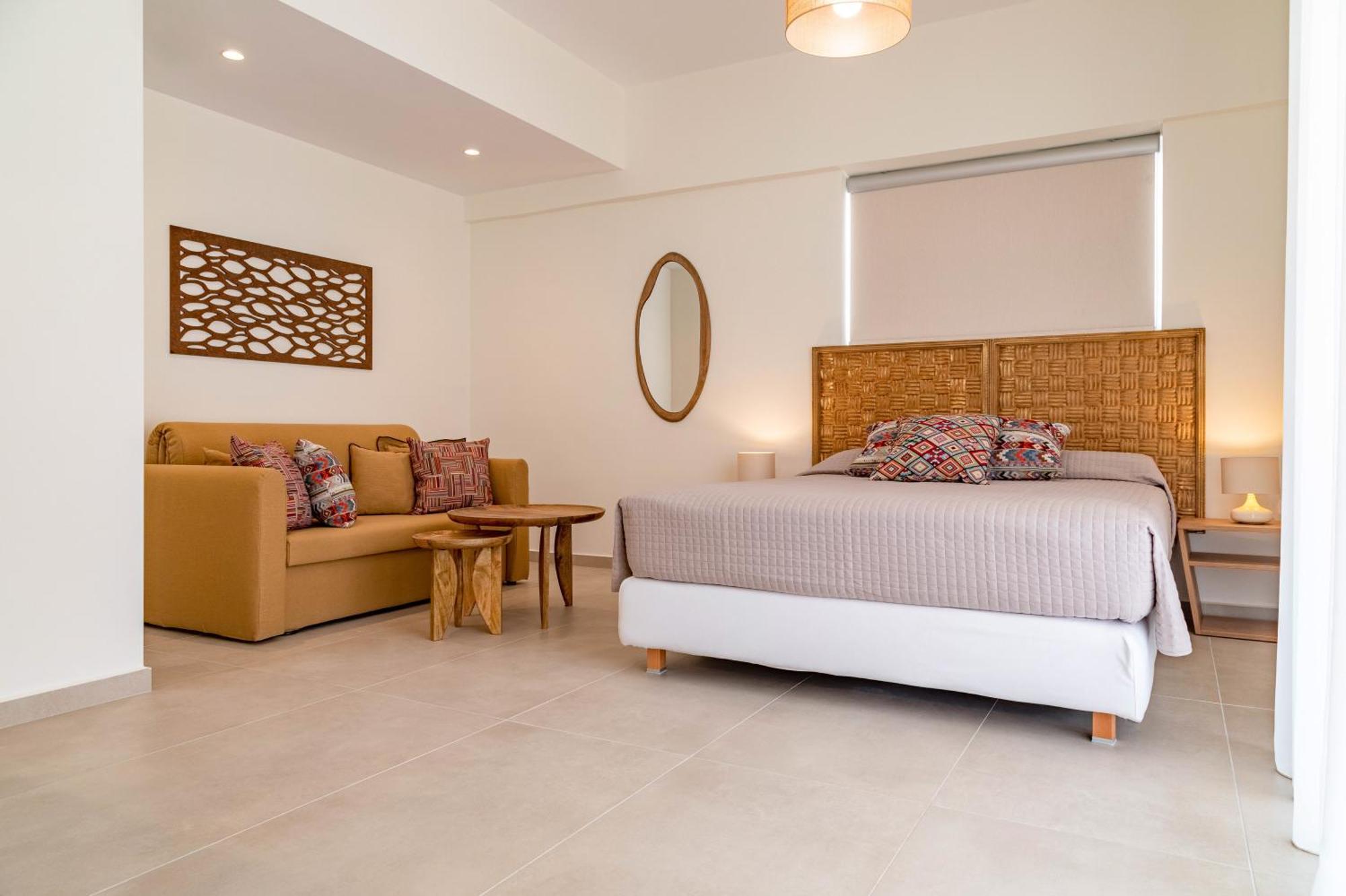 Arancia Elegant Rooms And Suites Толон Экстерьер фото