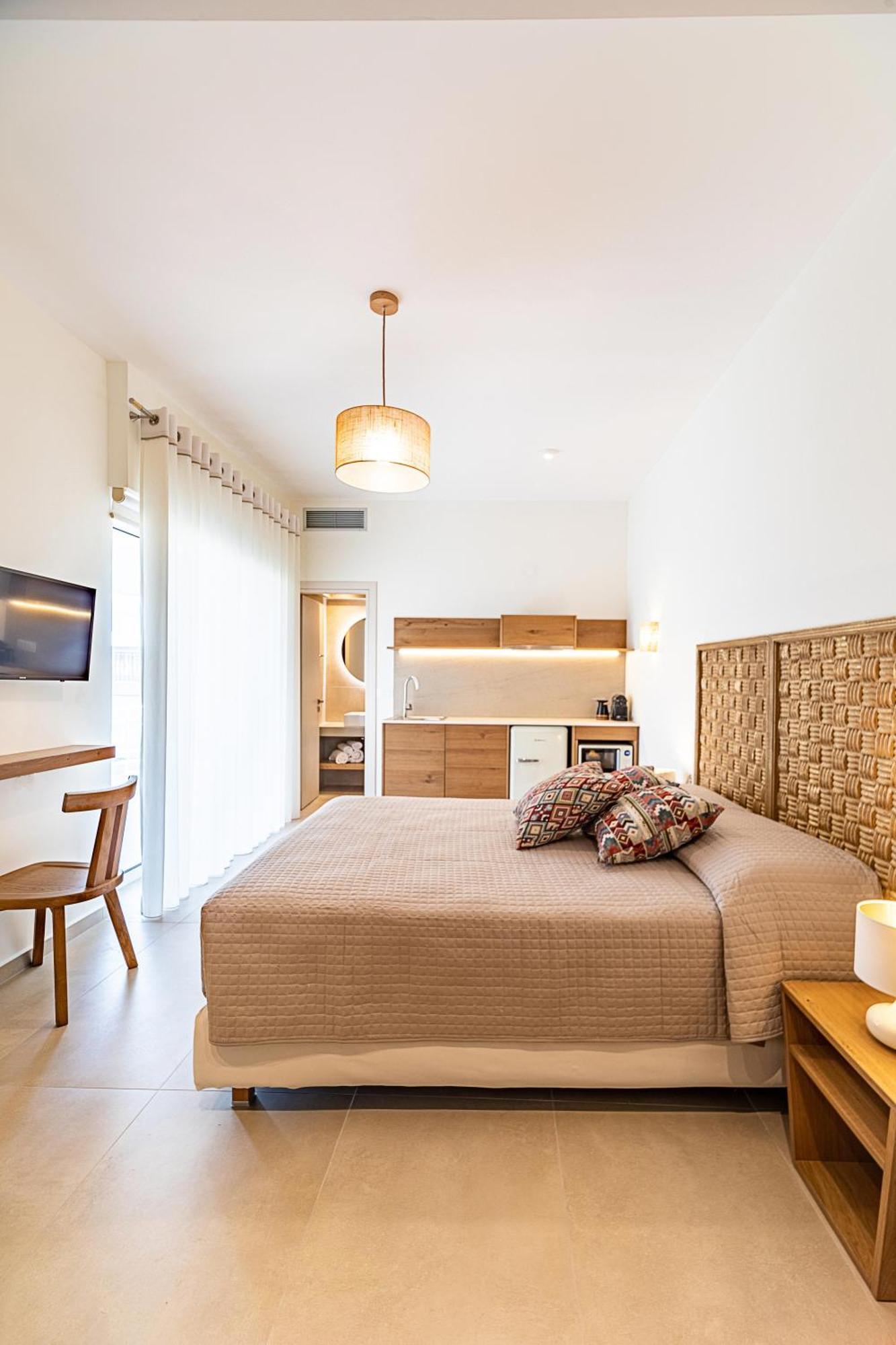 Arancia Elegant Rooms And Suites Толон Экстерьер фото