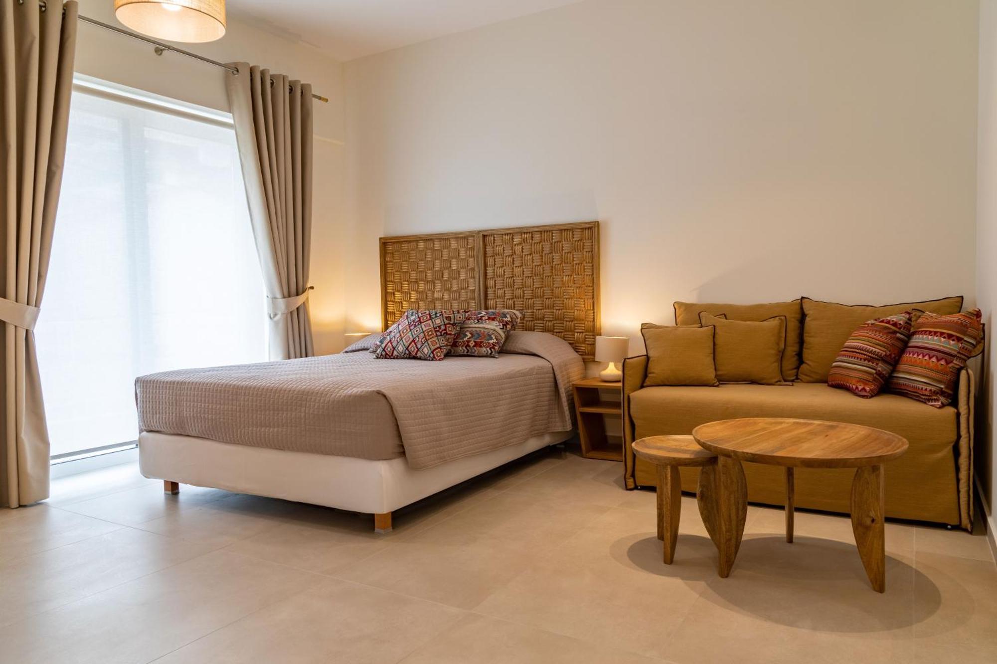 Arancia Elegant Rooms And Suites Толон Экстерьер фото