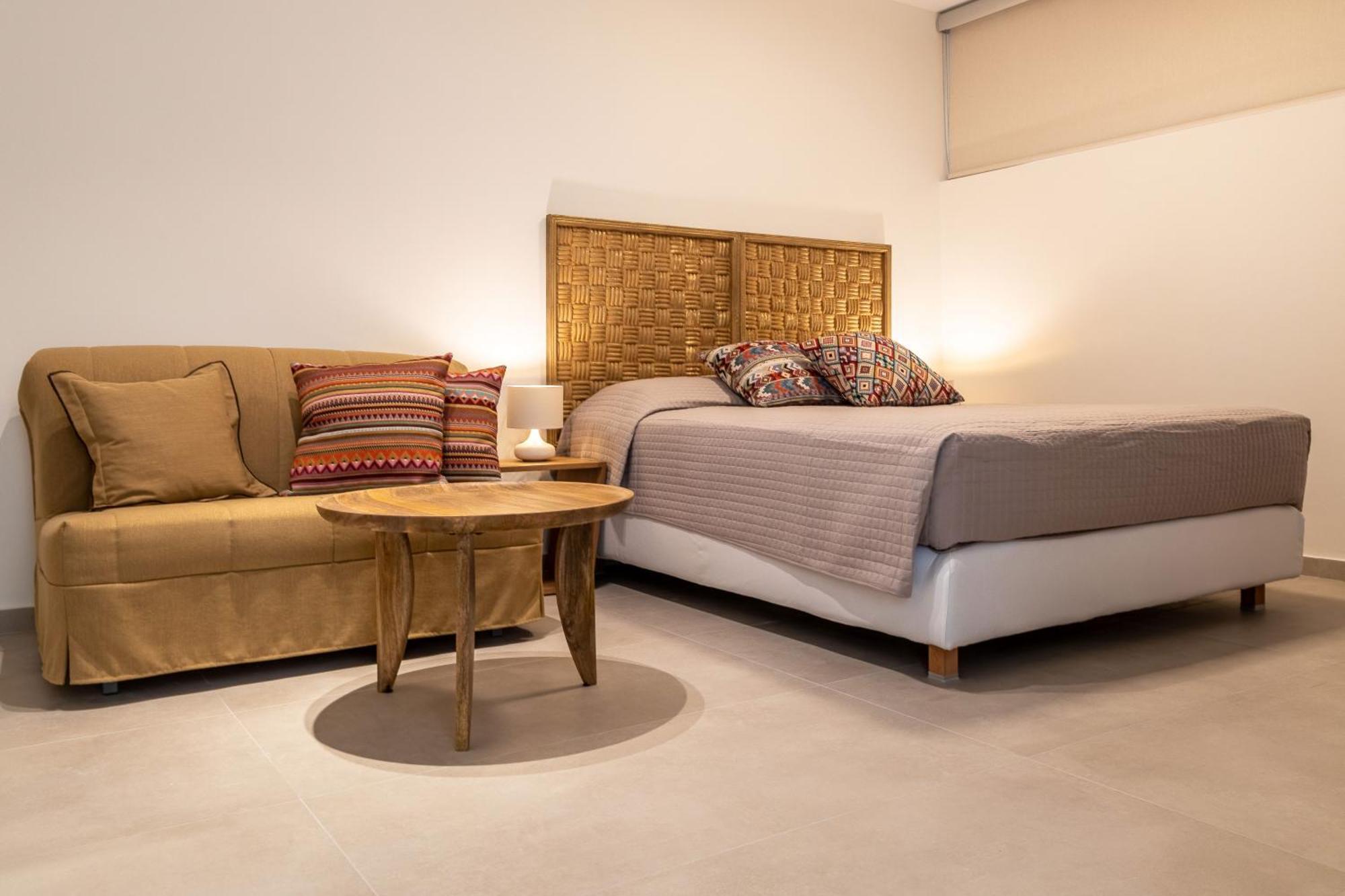 Arancia Elegant Rooms And Suites Толон Экстерьер фото