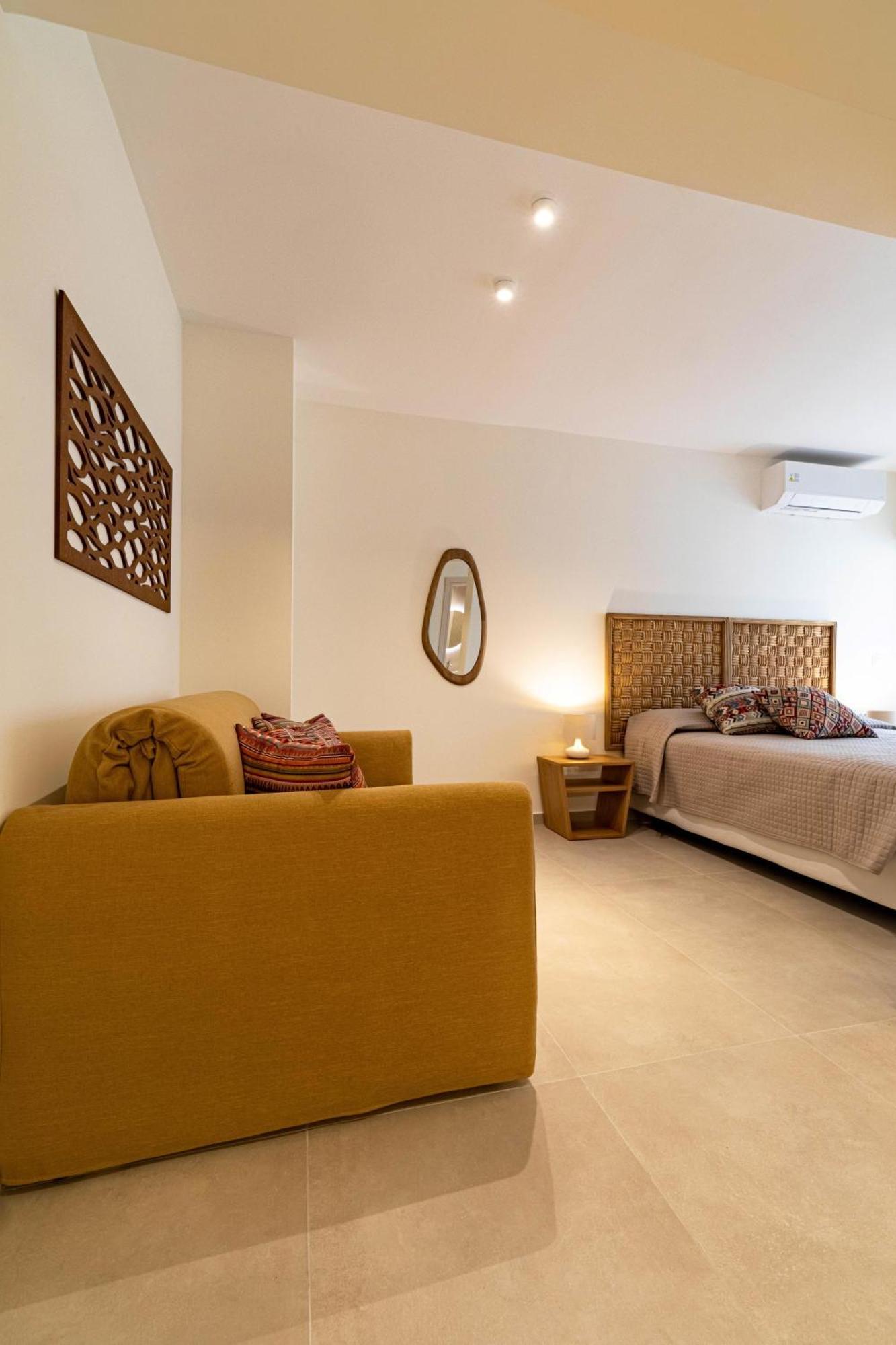 Arancia Elegant Rooms And Suites Толон Экстерьер фото