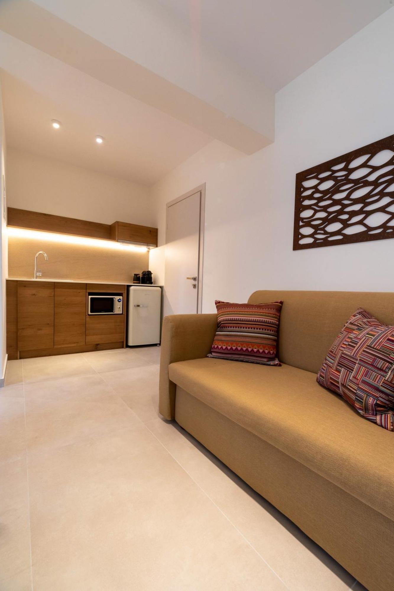 Arancia Elegant Rooms And Suites Толон Экстерьер фото