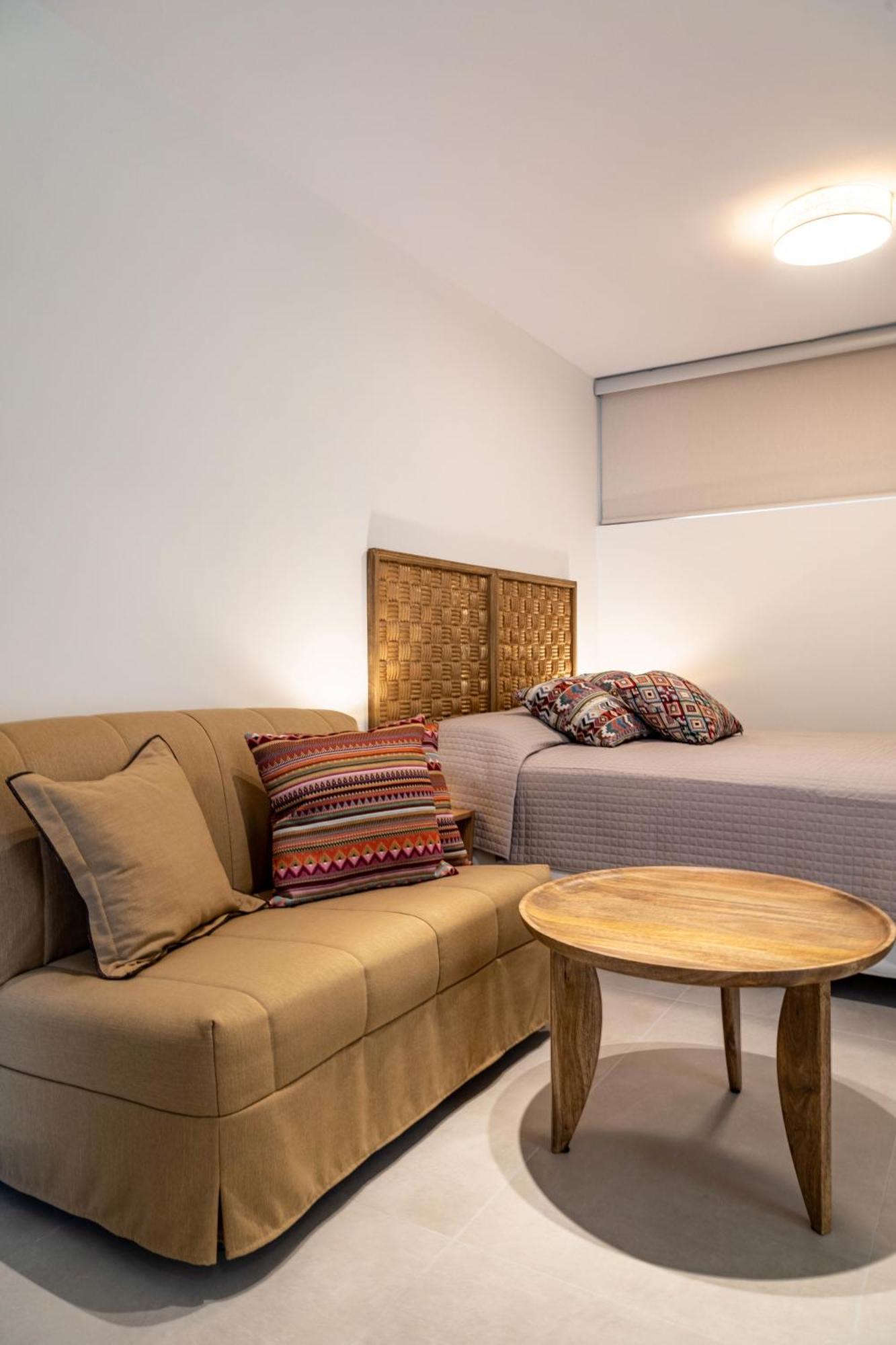 Arancia Elegant Rooms And Suites Толон Экстерьер фото