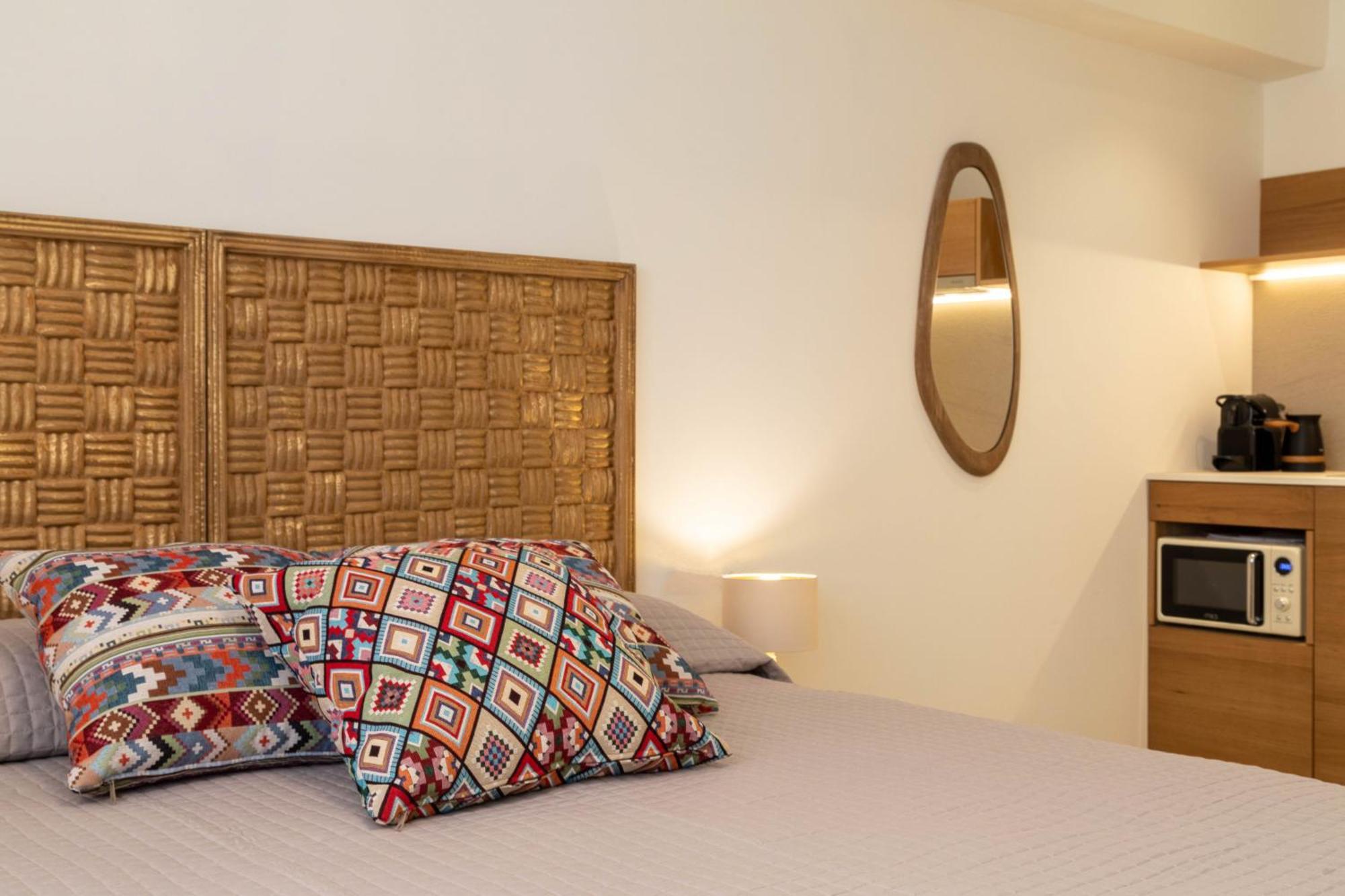 Arancia Elegant Rooms And Suites Толон Экстерьер фото