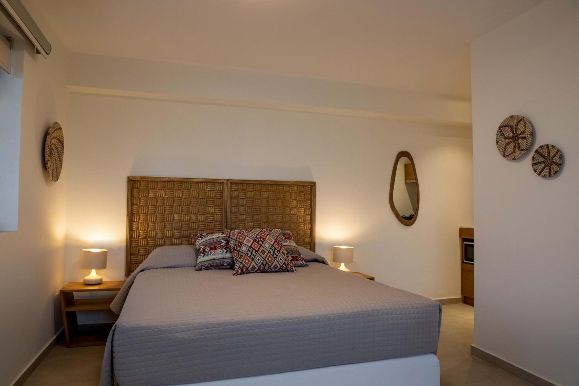Arancia Elegant Rooms And Suites Толон Экстерьер фото