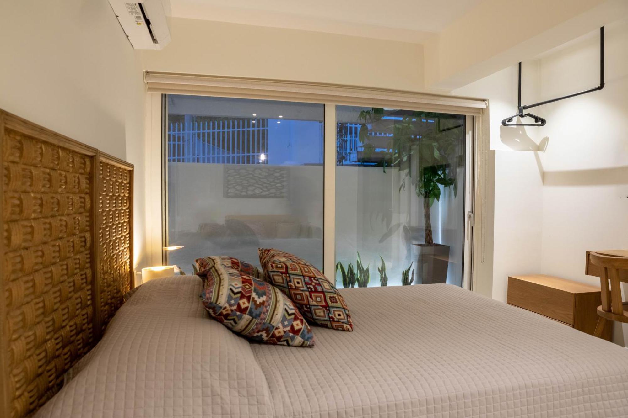 Arancia Elegant Rooms And Suites Толон Экстерьер фото
