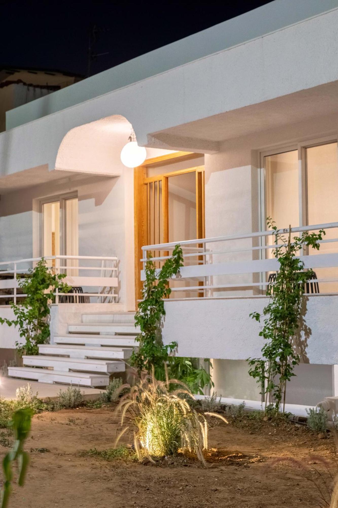 Arancia Elegant Rooms And Suites Толон Экстерьер фото