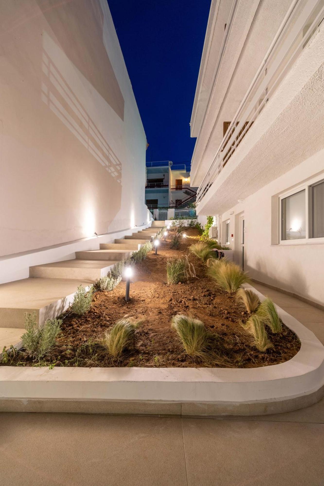 Arancia Elegant Rooms And Suites Толон Экстерьер фото
