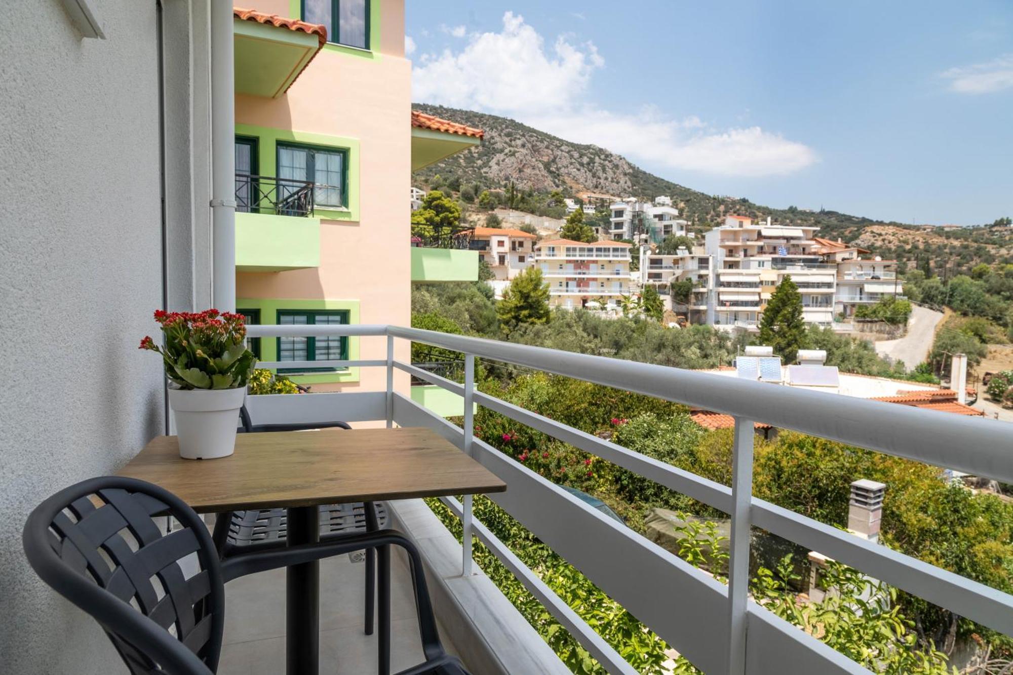 Arancia Elegant Rooms And Suites Толон Экстерьер фото